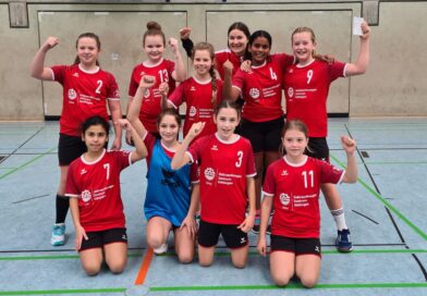weibliche E und weibliche C Jugend mit neuen Trikots